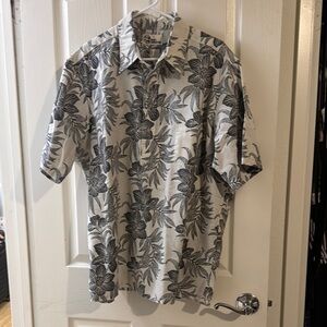 Reyn Spooner White and Black Casual Button Down Shirt with Tropical Leaf Pattern